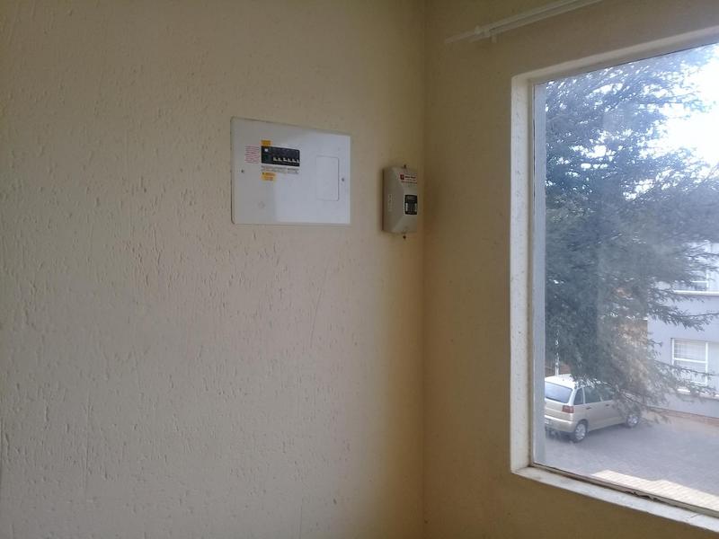 2 Bedroom Property for Sale in Groblerpark Gauteng