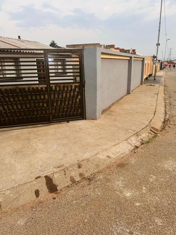 To Let 2 Bedroom Property for Rent in Chiawelo Gauteng