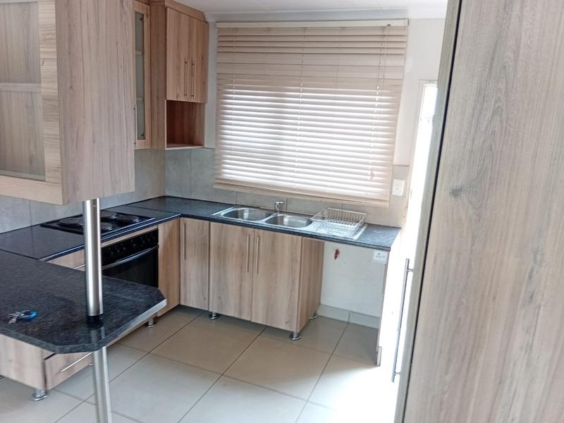 3 Bedroom Property for Sale in Dawn Park Gauteng