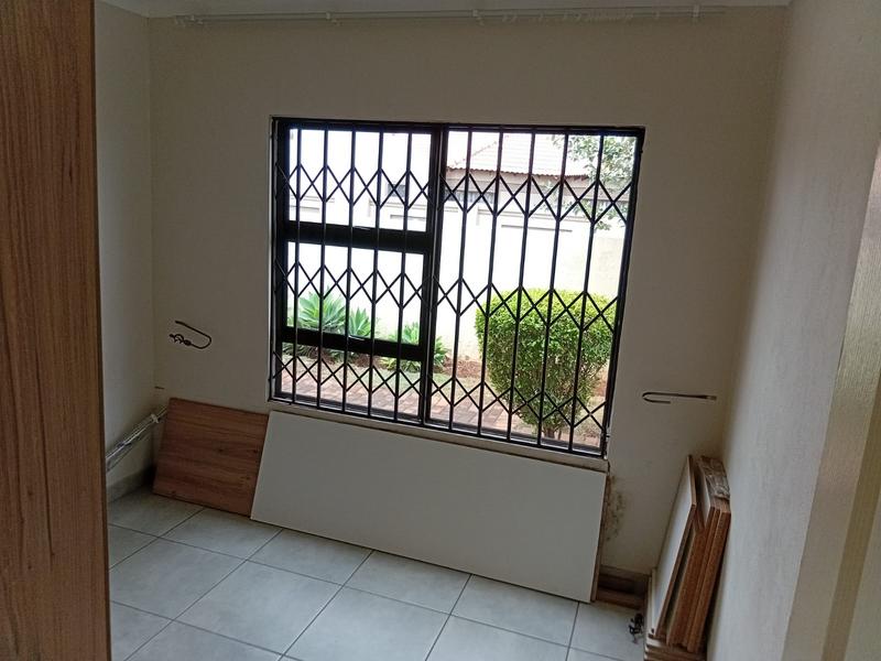3 Bedroom Property for Sale in Dawn Park Gauteng