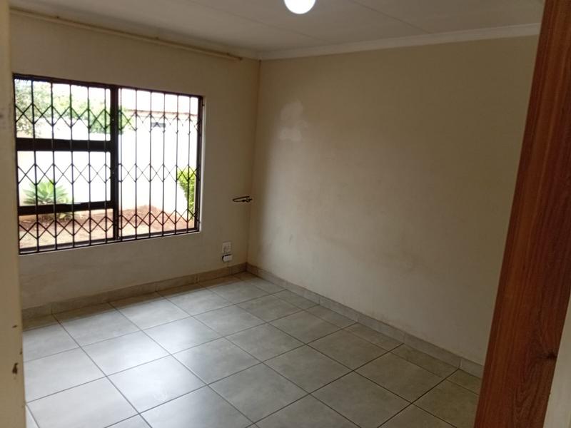 3 Bedroom Property for Sale in Dawn Park Gauteng