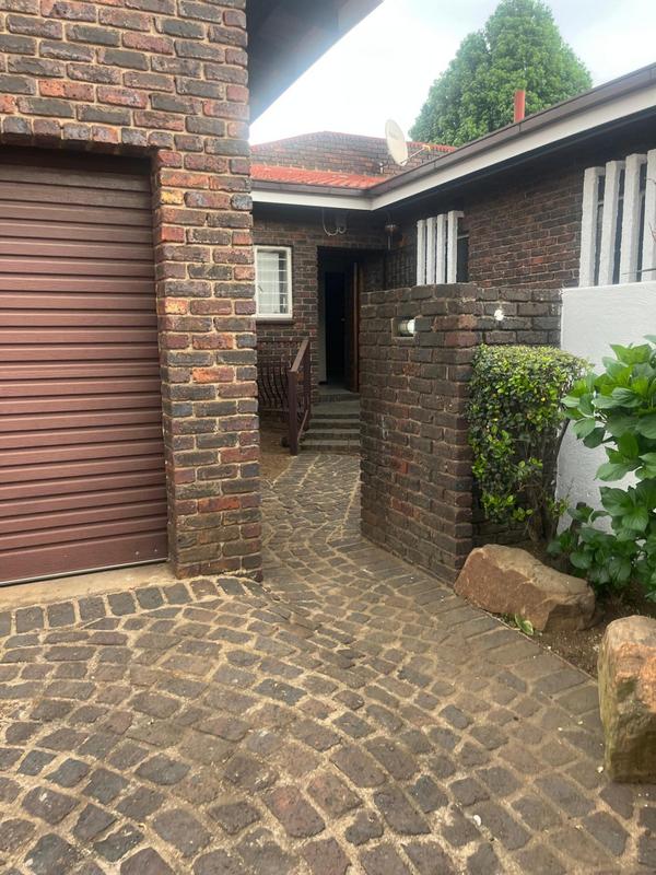3 Bedroom Property for Sale in Albertsdal Gauteng