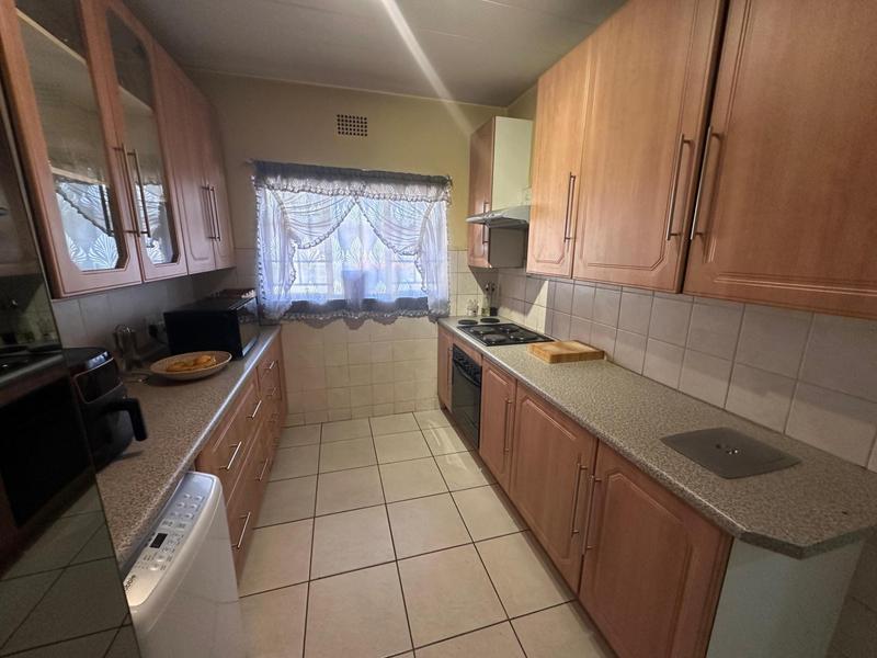 2 Bedroom Property for Sale in Wychwood Gauteng