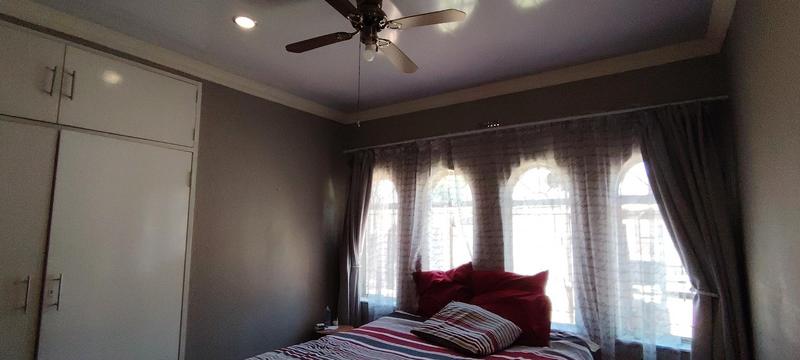 4 Bedroom Property for Sale in Oakdene Gauteng