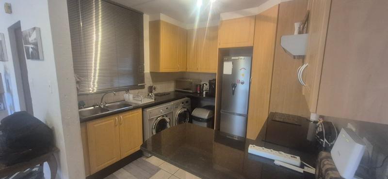 To Let 2 Bedroom Property for Rent in Pineslopes Gauteng