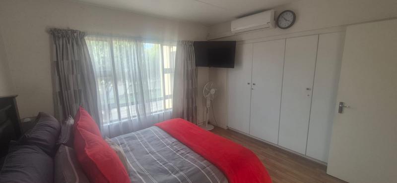 To Let 2 Bedroom Property for Rent in Pineslopes Gauteng