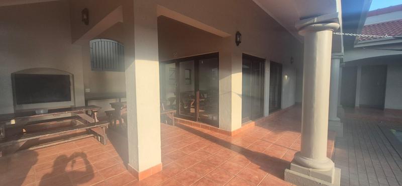 To Let 2 Bedroom Property for Rent in Pineslopes Gauteng