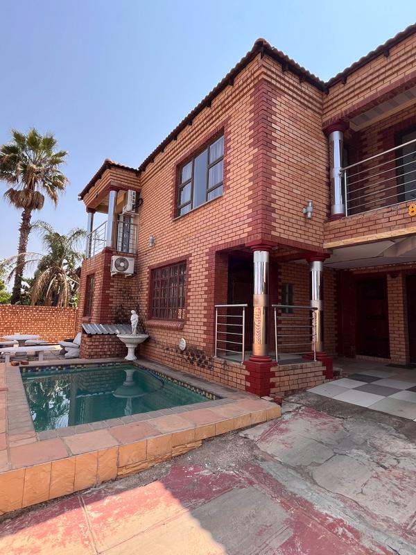 8 Bedroom Property for Sale in Lotus Gardens Gauteng