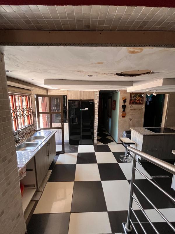 8 Bedroom Property for Sale in Lotus Gardens Gauteng