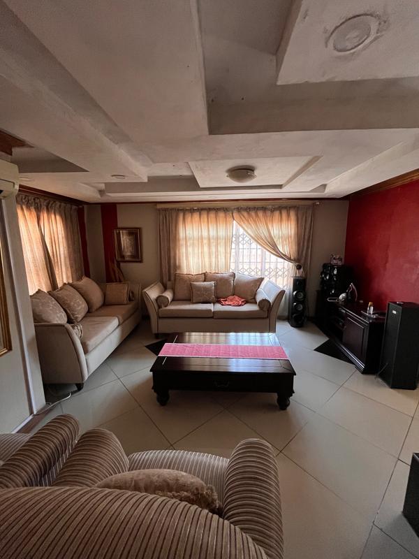 8 Bedroom Property for Sale in Lotus Gardens Gauteng
