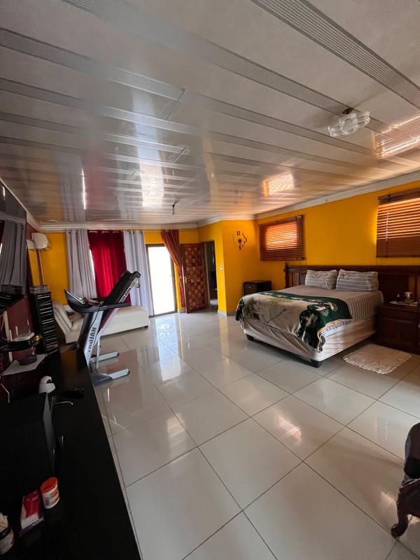 8 Bedroom Property for Sale in Lotus Gardens Gauteng