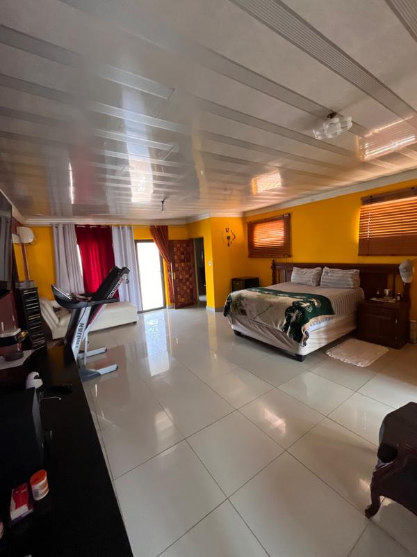 8 Bedroom Property for Sale in Lotus Gardens Gauteng