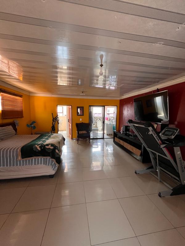 8 Bedroom Property for Sale in Lotus Gardens Gauteng