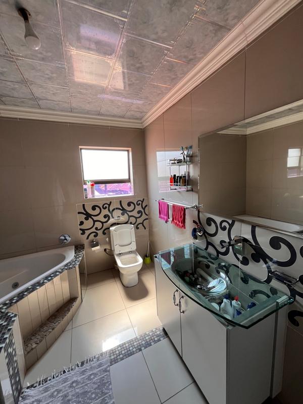 8 Bedroom Property for Sale in Lotus Gardens Gauteng