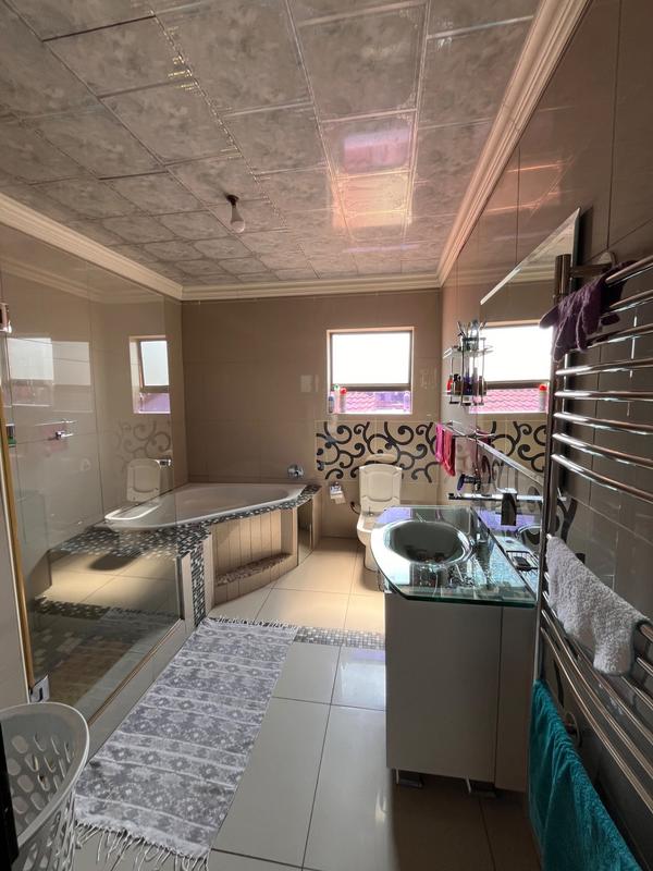 8 Bedroom Property for Sale in Lotus Gardens Gauteng