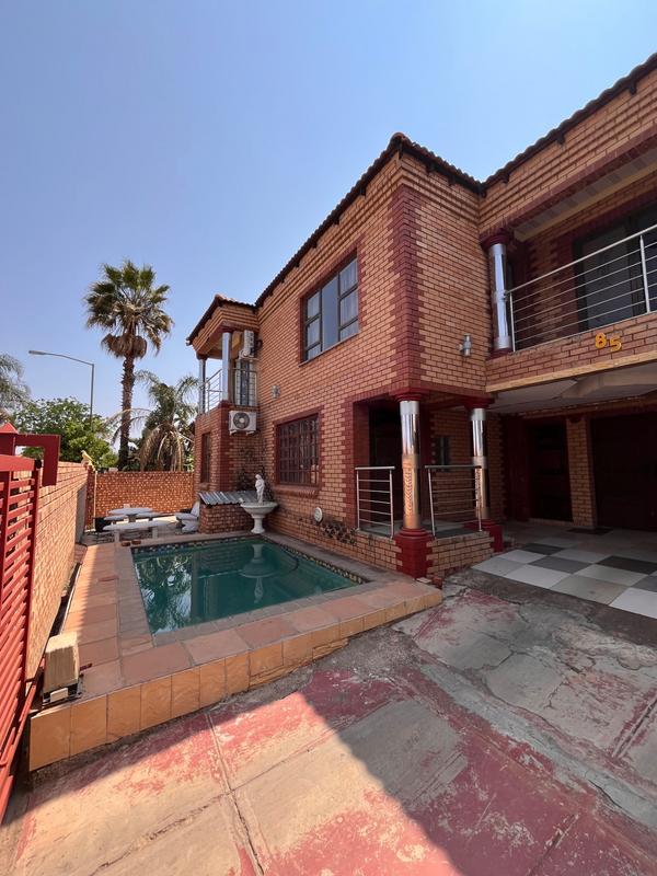 8 Bedroom Property for Sale in Lotus Gardens Gauteng