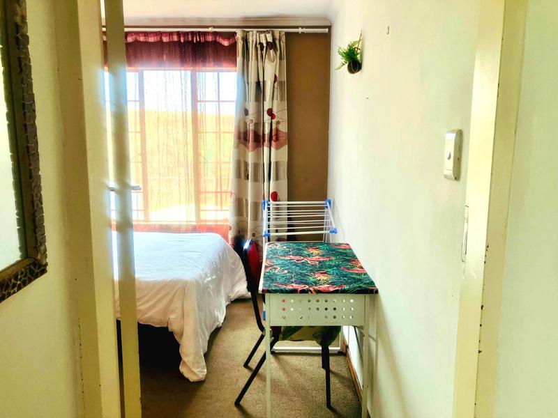 To Let 2 Bedroom Property for Rent in Castleview Gauteng