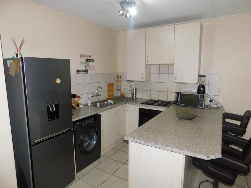 1 Bedroom Property for Sale in Grand Central Gauteng