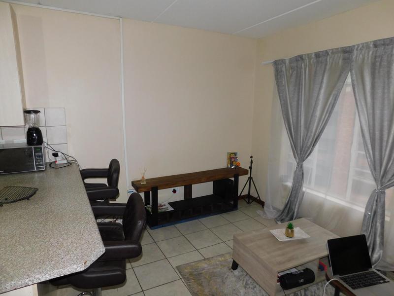 1 Bedroom Property for Sale in Grand Central Gauteng