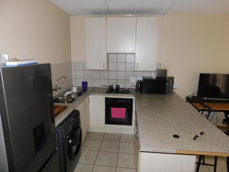 1 Bedroom Property for Sale in Grand Central Gauteng