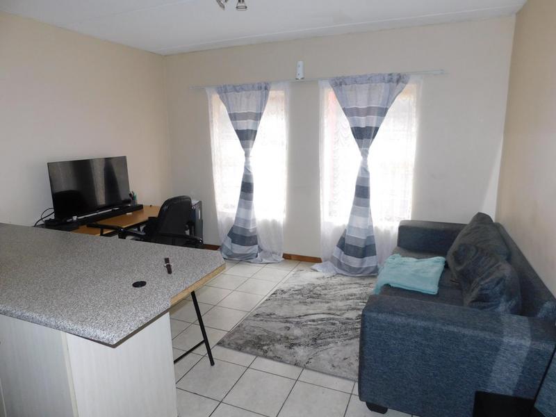 1 Bedroom Property for Sale in Grand Central Gauteng