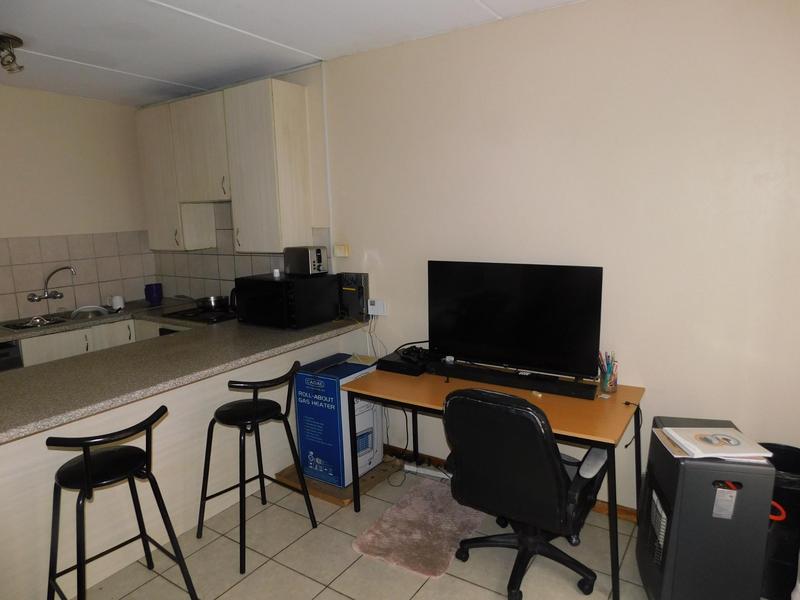 1 Bedroom Property for Sale in Grand Central Gauteng