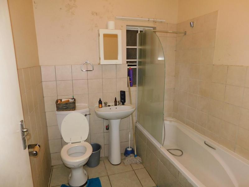 1 Bedroom Property for Sale in Grand Central Gauteng