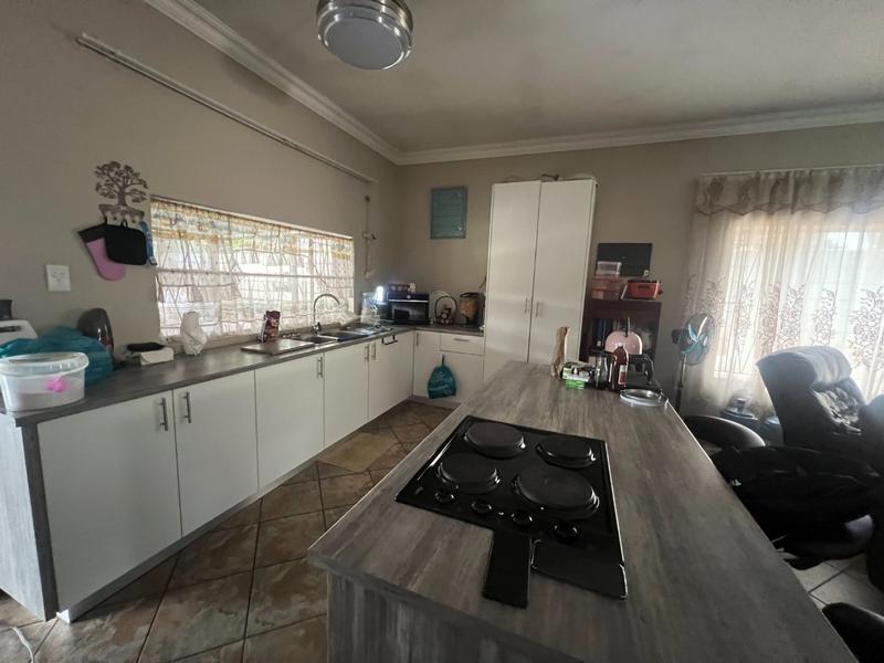 5 Bedroom Property for Sale in Pretoria North Gauteng