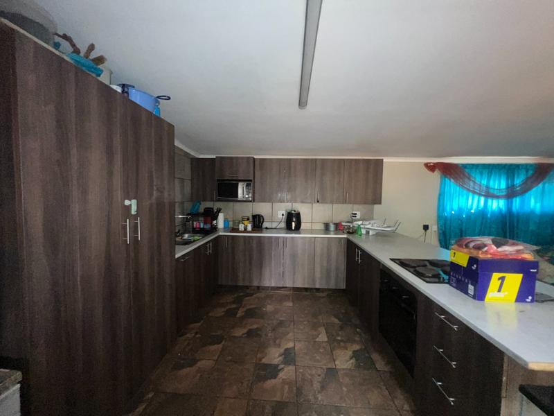 5 Bedroom Property for Sale in Pretoria North Gauteng