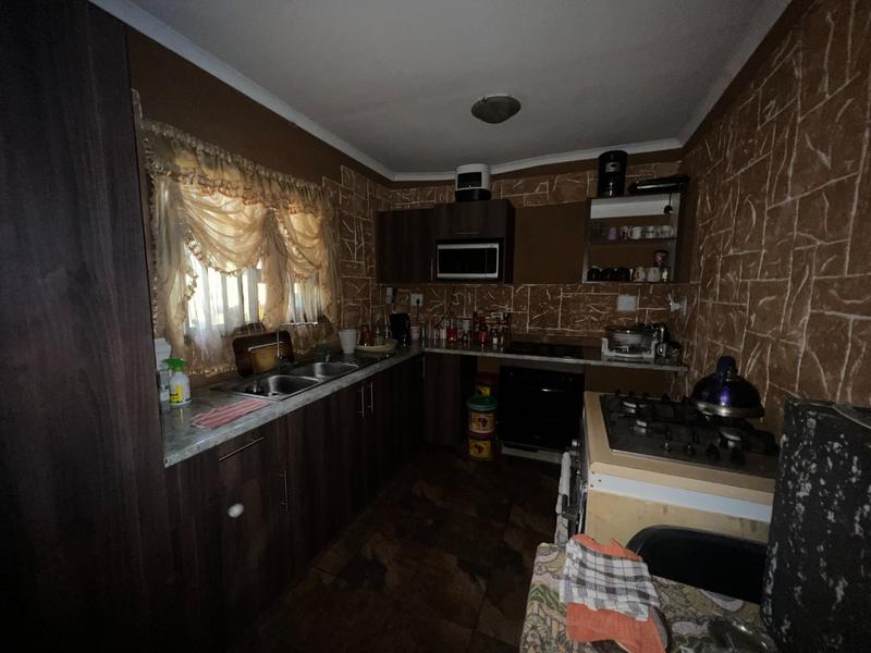 5 Bedroom Property for Sale in Pretoria North Gauteng