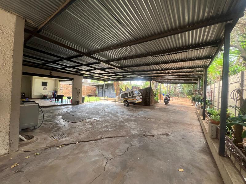 5 Bedroom Property for Sale in Pretoria North Gauteng