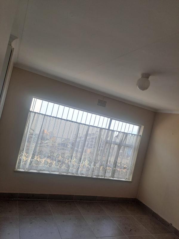 To Let 1 Bedroom Property for Rent in Primrose Gauteng