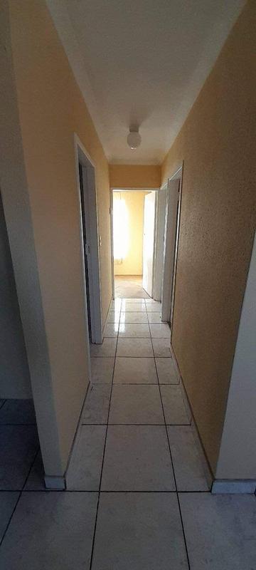 To Let 3 Bedroom Property for Rent in Vosloorus Gauteng