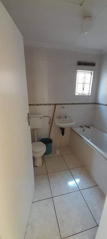 To Let 3 Bedroom Property for Rent in Vosloorus Gauteng