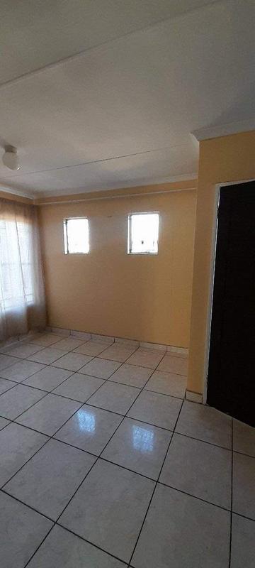 To Let 3 Bedroom Property for Rent in Vosloorus Gauteng