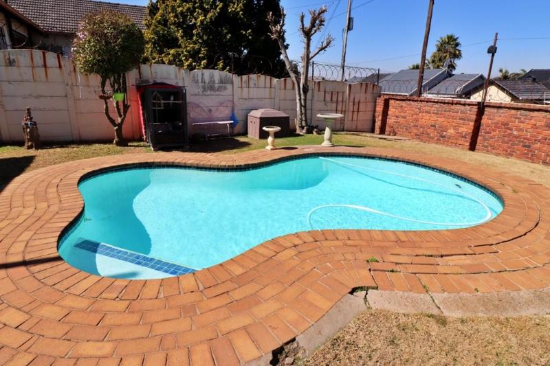 3 Bedroom Property for Sale in Symhurst Gauteng