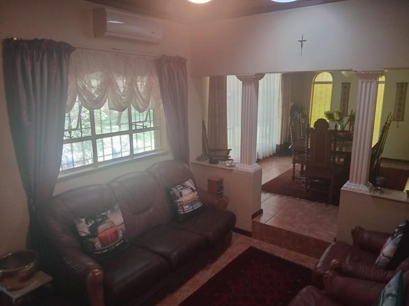 4 Bedroom Property for Sale in Eldoraigne Gauteng