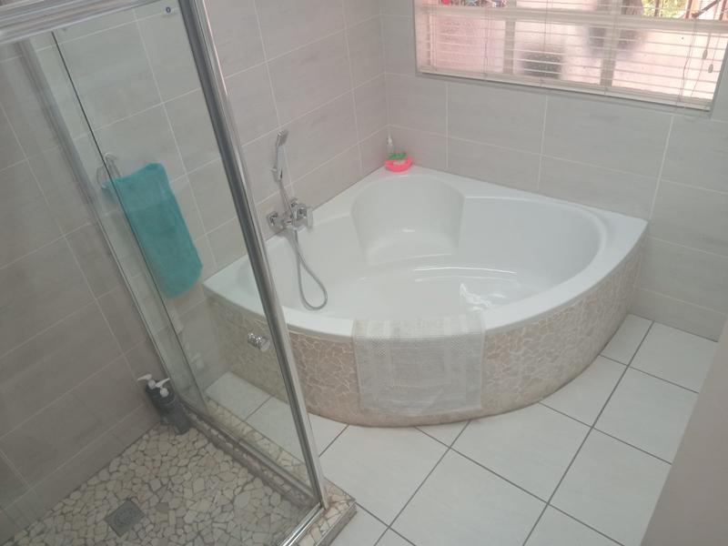 4 Bedroom Property for Sale in Eldoraigne Gauteng