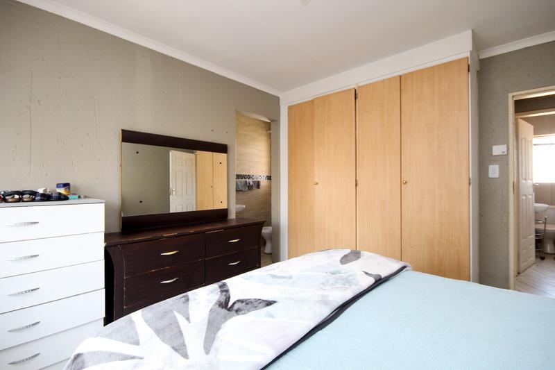 2 Bedroom Property for Sale in Thatchfield Gauteng