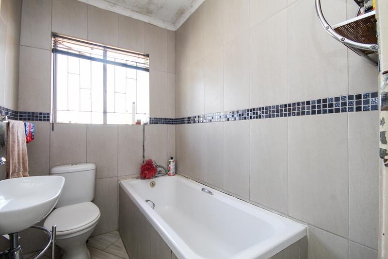 2 Bedroom Property for Sale in Thatchfield Gauteng