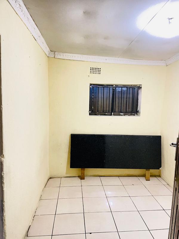 5 Bedroom Property for Sale in Alexandra Gauteng