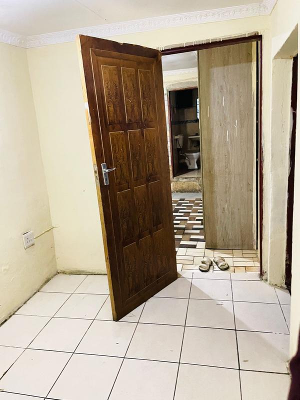 5 Bedroom Property for Sale in Alexandra Gauteng