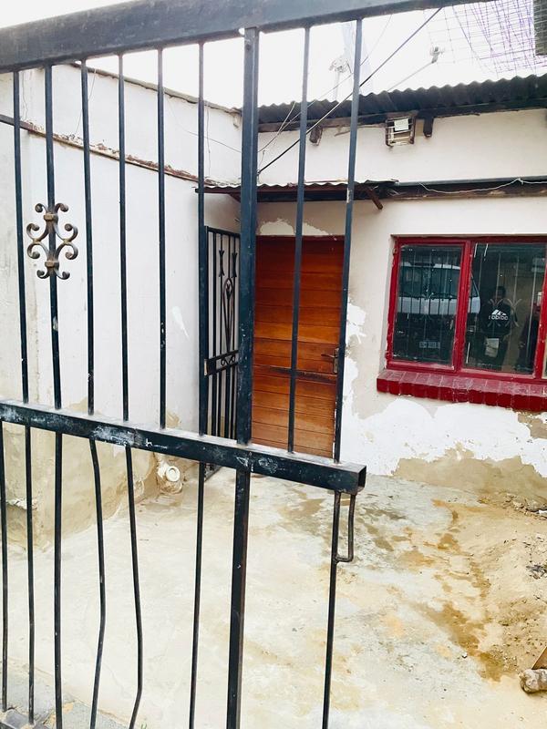 5 Bedroom Property for Sale in Alexandra Gauteng