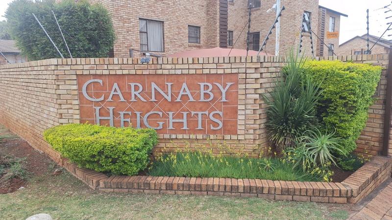 To Let 2 Bedroom Property for Rent in Fairland Gauteng