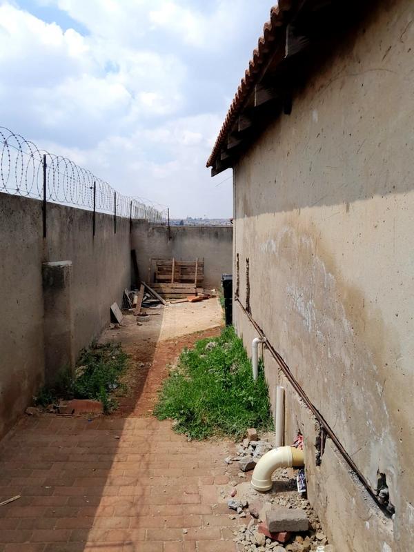 3 Bedroom Property for Sale in Protea Glen Gauteng