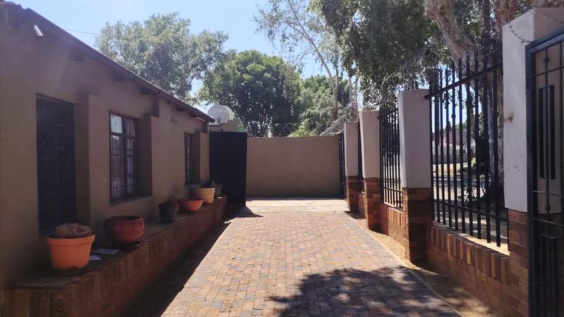 7 Bedroom Property for Sale in Bezuidenhout Valley Gauteng