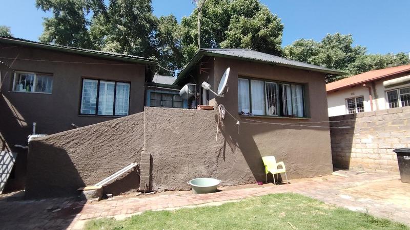 7 Bedroom Property for Sale in Bezuidenhout Valley Gauteng