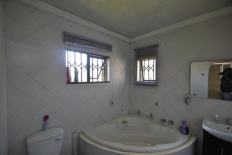 4 Bedroom Property for Sale in Groeneweide Gauteng