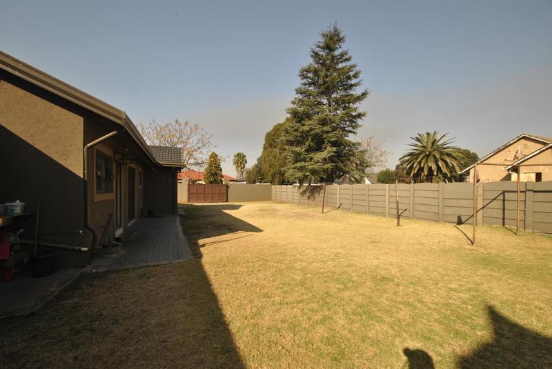4 Bedroom Property for Sale in Groeneweide Gauteng