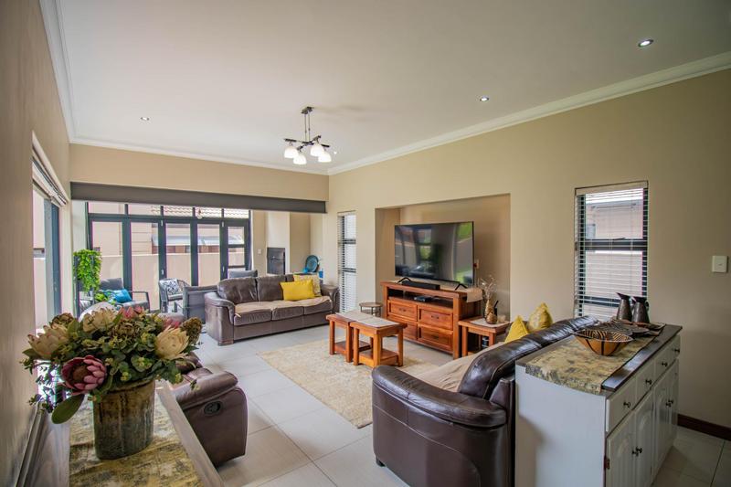 4 Bedroom Property for Sale in Midstream Ridge Gauteng